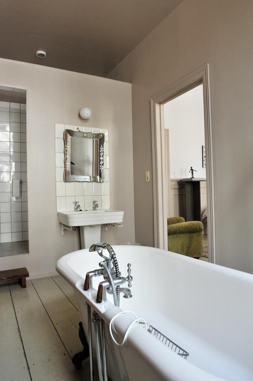 Sgt.Pepper'S Bnb Ixelles Room photo